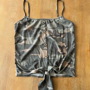 Cropped camo tank top